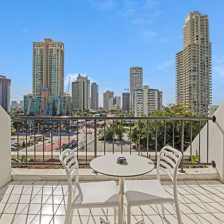 Studio 100 Meters From Beach At Surfers Paradise 호텔 골드코스트 외부 사진