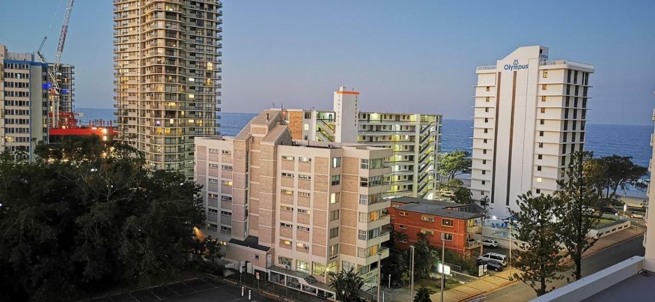 Studio 100 Meters From Beach At Surfers Paradise 호텔 골드코스트 외부 사진